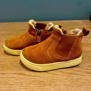 UGG boots - toddler 7